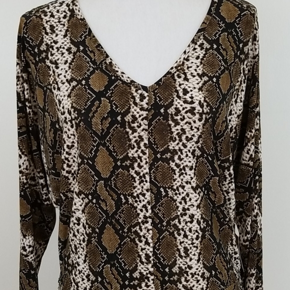 New Python long sleeve blouse - Picture 2 of 6